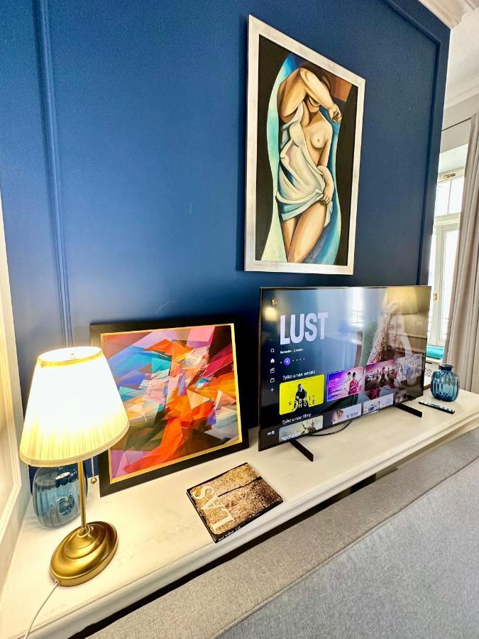 Decor Metro Wifi 300 Mbs 65Tv Netflix Hbo Apartment Варшава Екстериор снимка